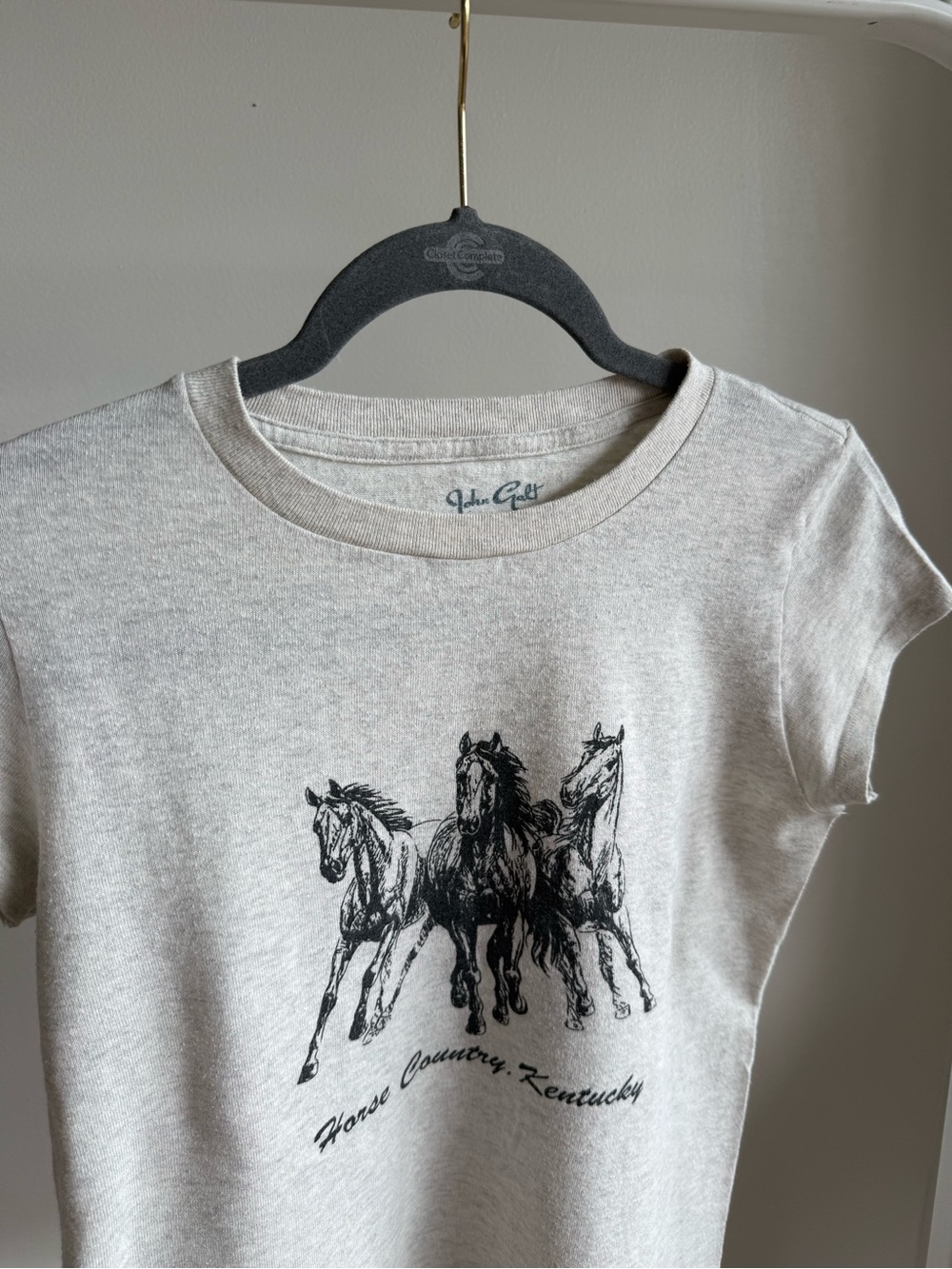 Rare Brandy Melville Horse Country, Kentucky Graphic Tee Cream Gray Heather - Picture 5 of 5